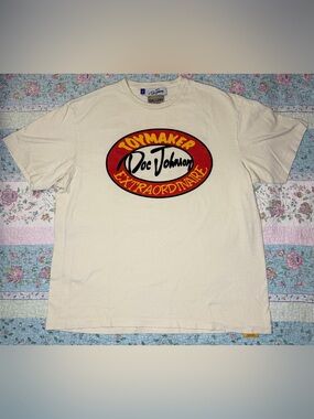Gallery Dept. Doc Johnson Toymaker The Plug Cream Graphic Print T-Shirt LG
